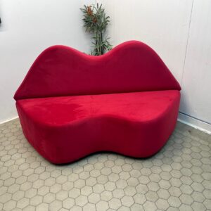 Sculptural Lips Commercial Seating Piece